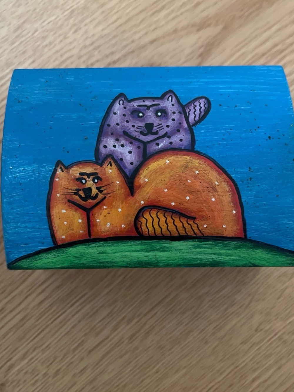 El Salvador Artesanía Hand-Painted Cat Art Box - Orange & Purple